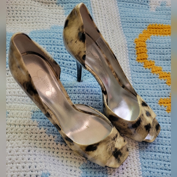 Jessica Simpson Animal Print Pumps Size 8B - Picture 7 of 7
